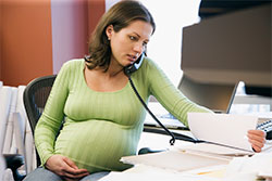 Могут ли уволить беременную женщину с работы: увольнение на испытательном сроке, все законные причины